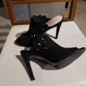 Black high heels, size 6